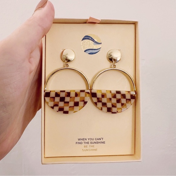C&C California Gold and Brown Checkered Earrings Circular - Picture 5 of 5